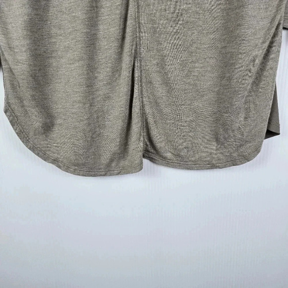 NWOT Banana Republic Mixed Media Viscose 3/4 Sleeve Taupe V Neck Size Small - Picture 6 of 8